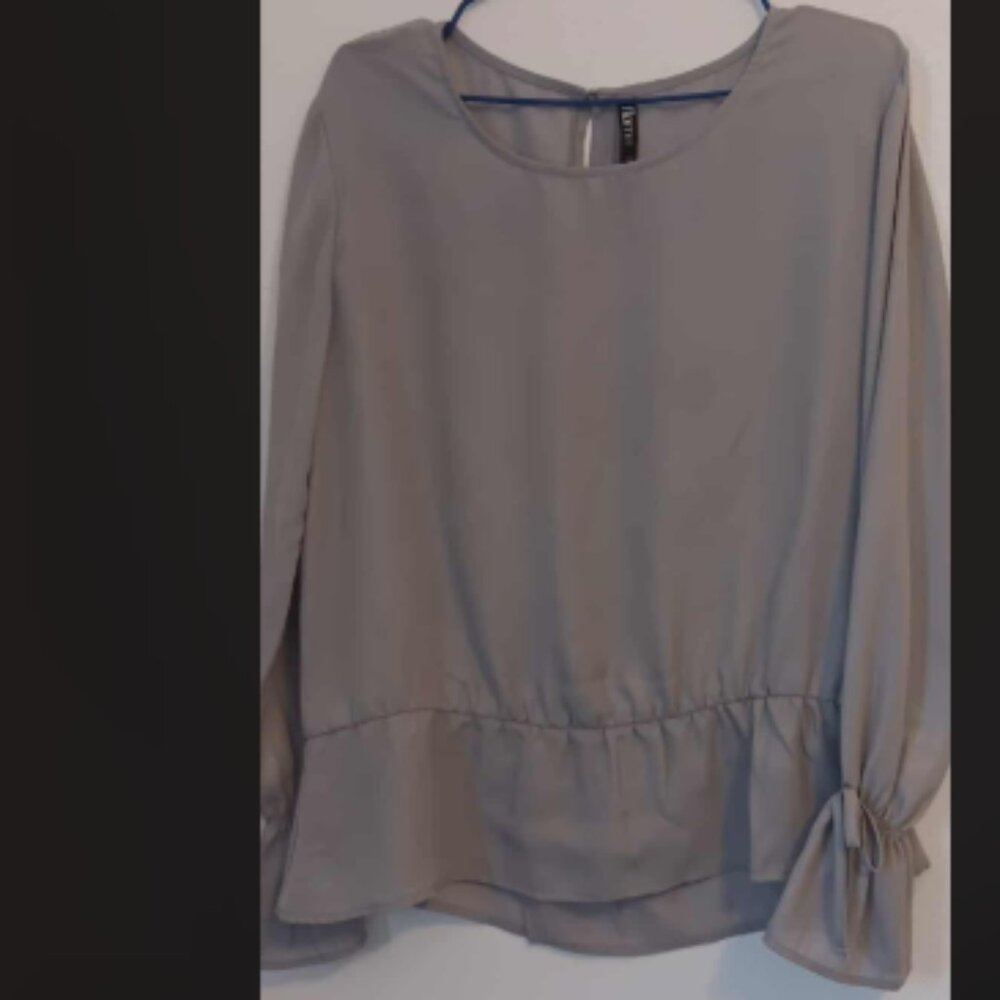 Silver Blouse Long Ruffle Sleeve Holiday Unique Made in Europe Size 10